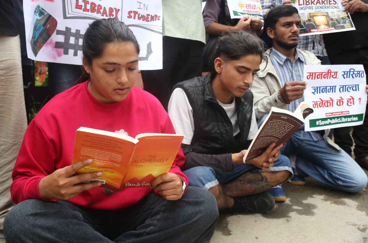 protest-against-public-library-closed (16).jpeg